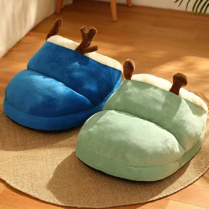 CosySlipper Pet Bed – Warm Washable Bed for Dogs & Cats